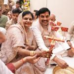 सीएम के बेटे की शादी में मेहंदी का जश्न: