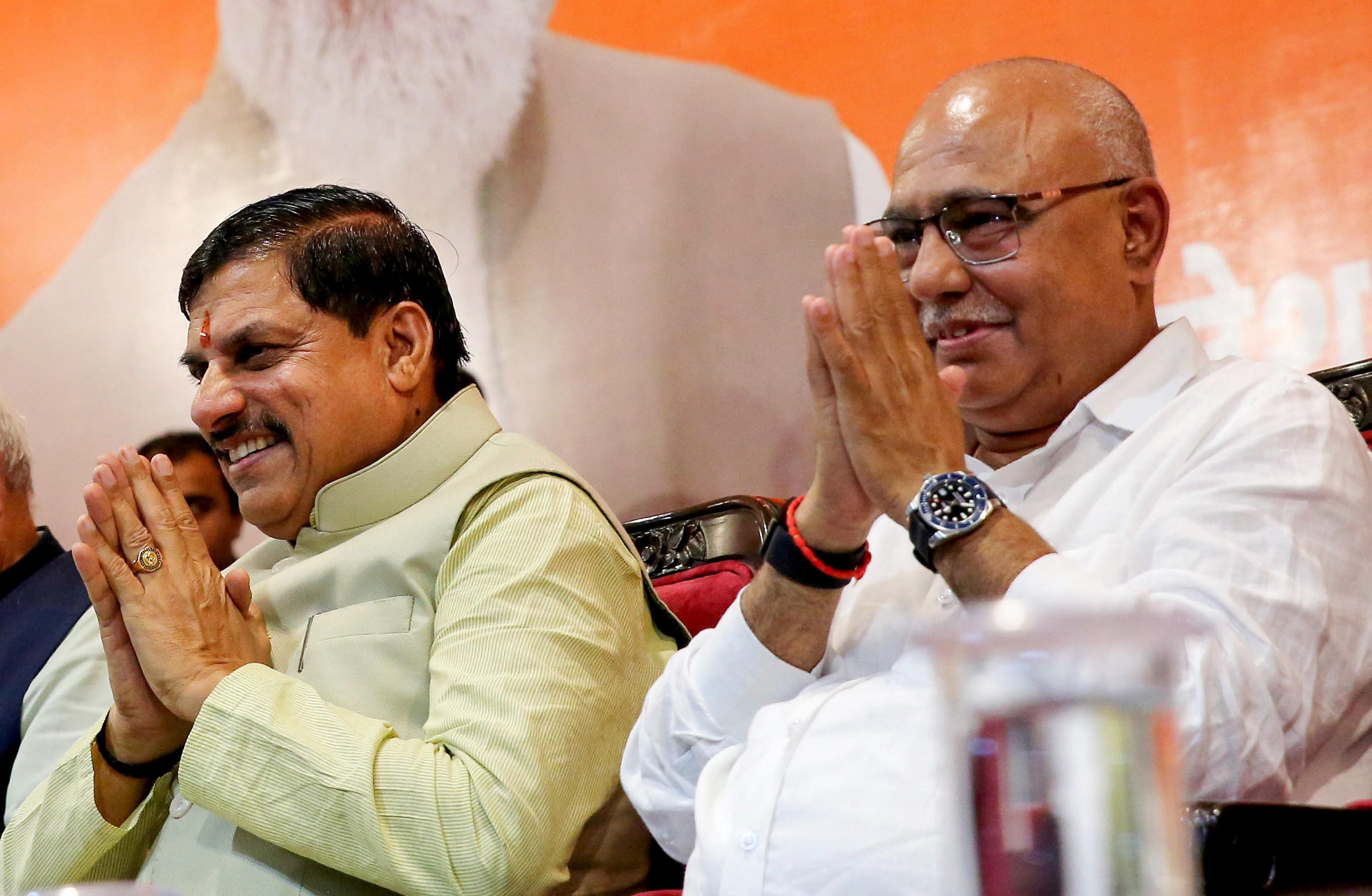 “एक परिवार, एक पद” फॉर्मूला:.
